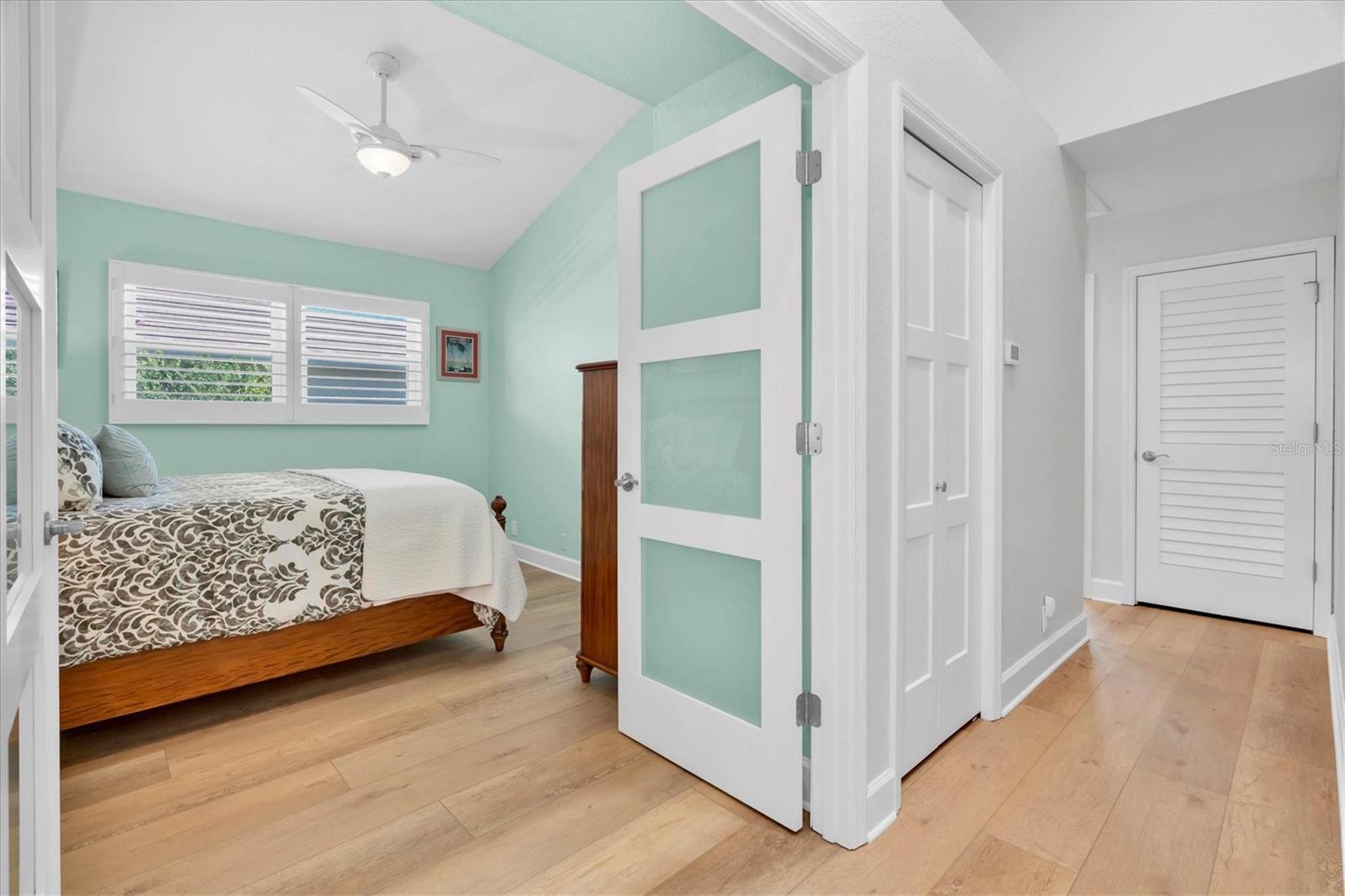 18 JEFFERSON CT S, ST PETERSBURG, FL — photo 23