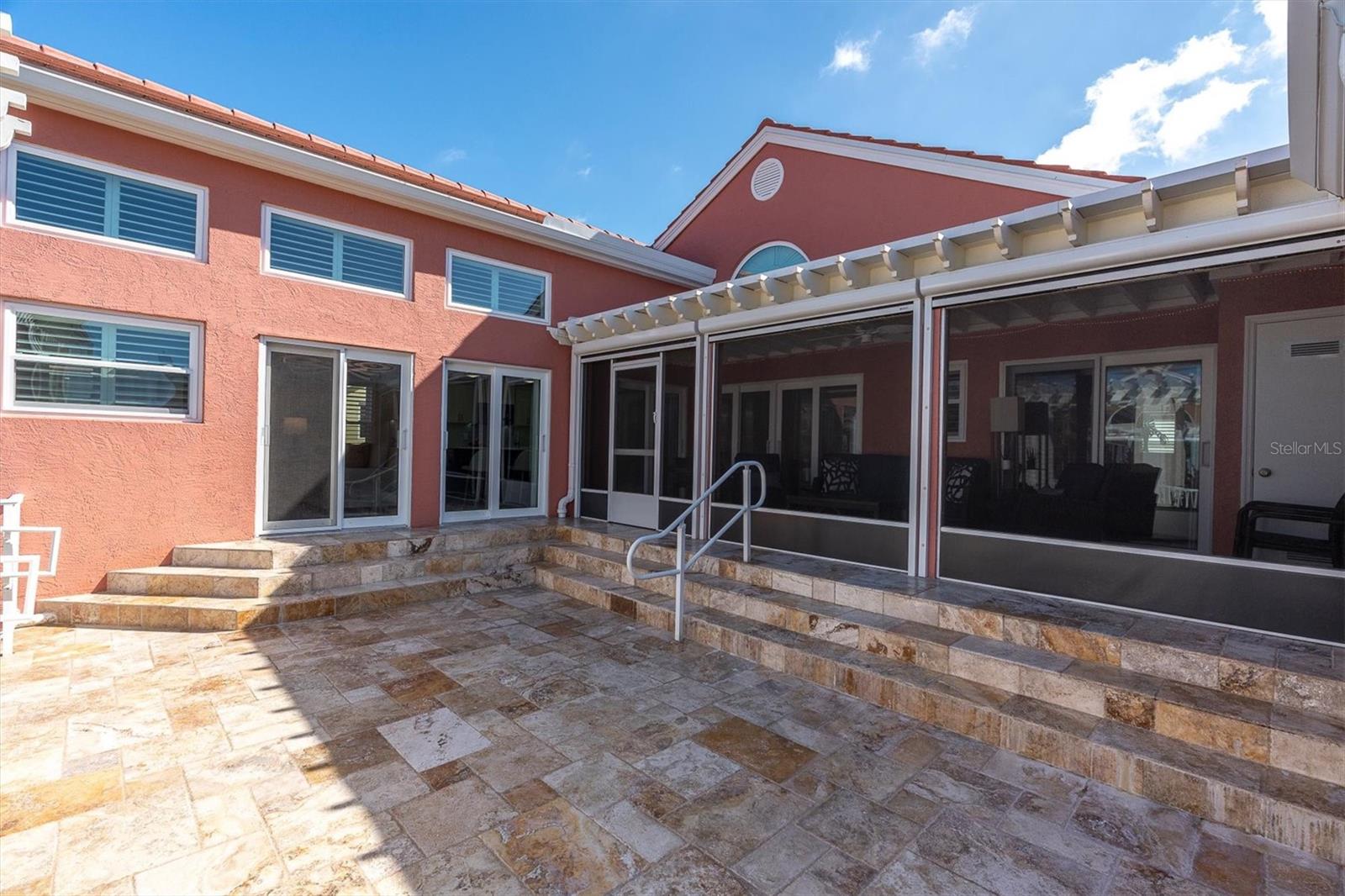 18 JEFFERSON CT S, ST PETERSBURG, FL — photo 32