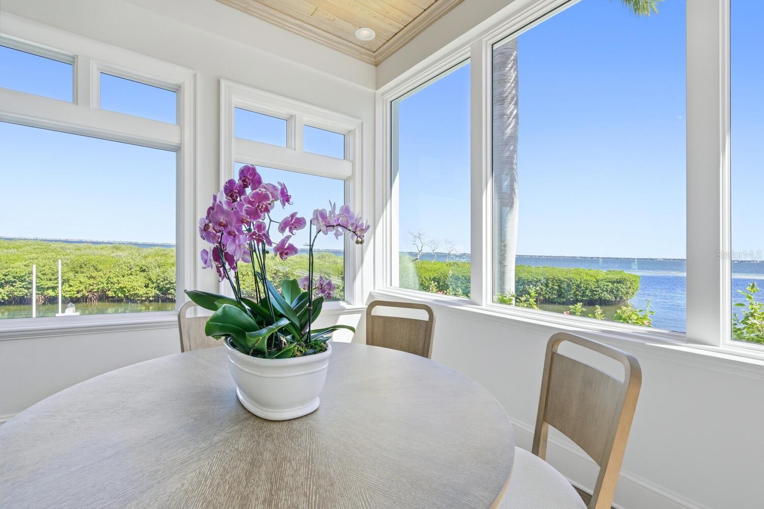 560 HARBOR POINT RD, LONGBOAT KEY, FL — photo 15