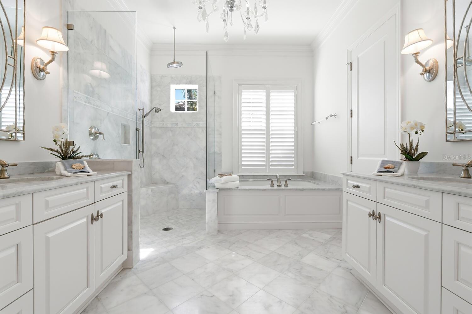 560 HARBOR POINT RD, LONGBOAT KEY, FL — photo 24