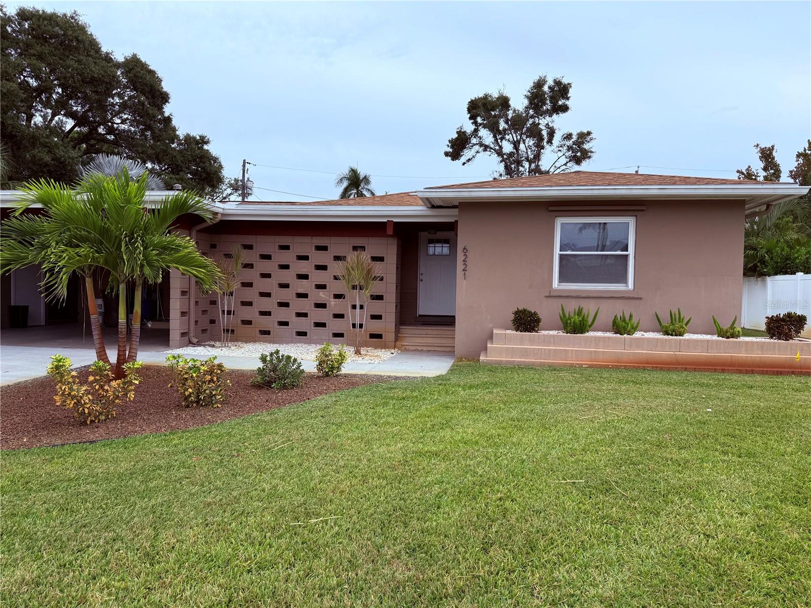 6221 6TH AVE N, ST PETERSBURG, FL — photo 3