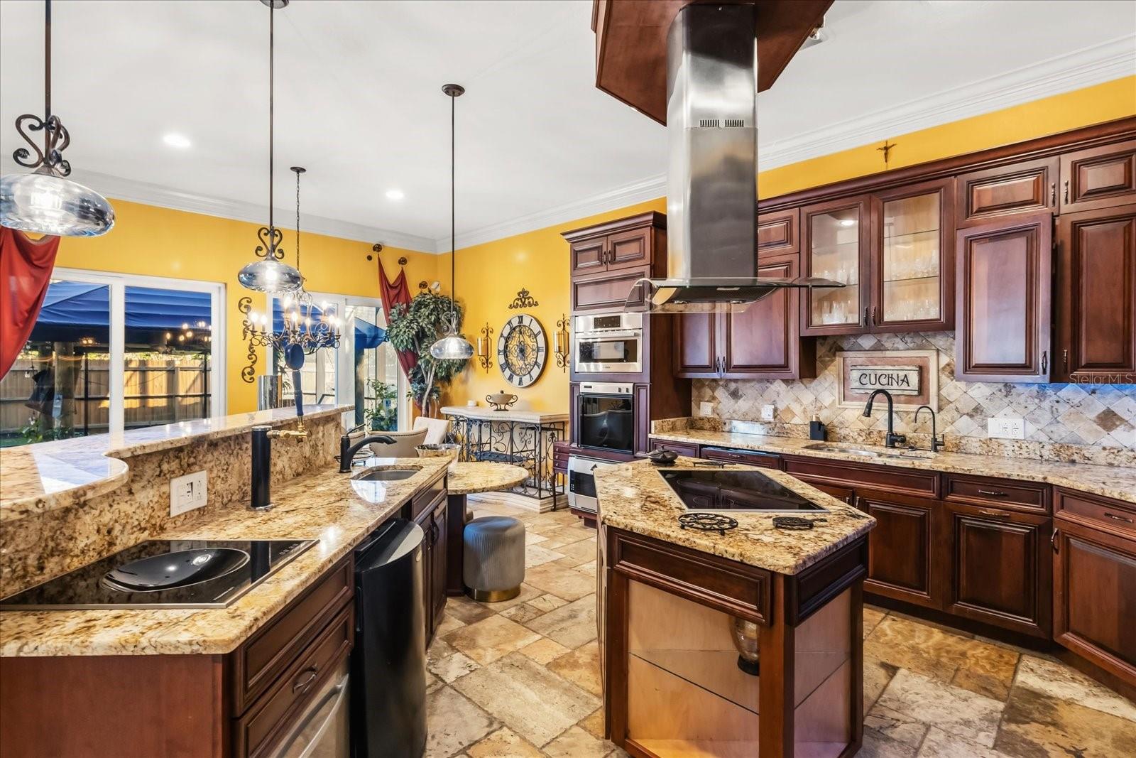 911 JUNGLE AVE N, ST PETERSBURG, FL — photo 12