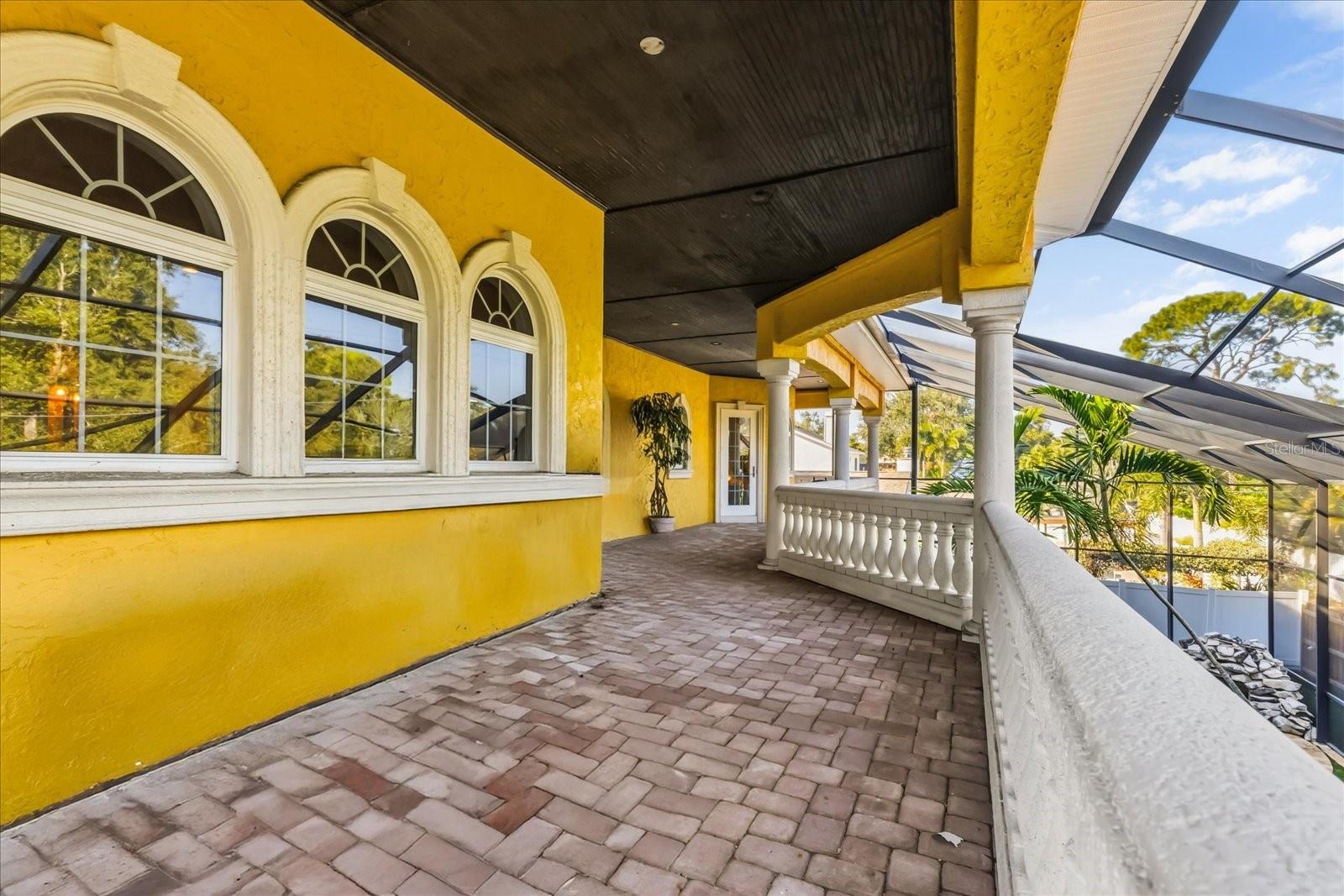 911 JUNGLE AVE N, ST PETERSBURG, FL — photo 40
