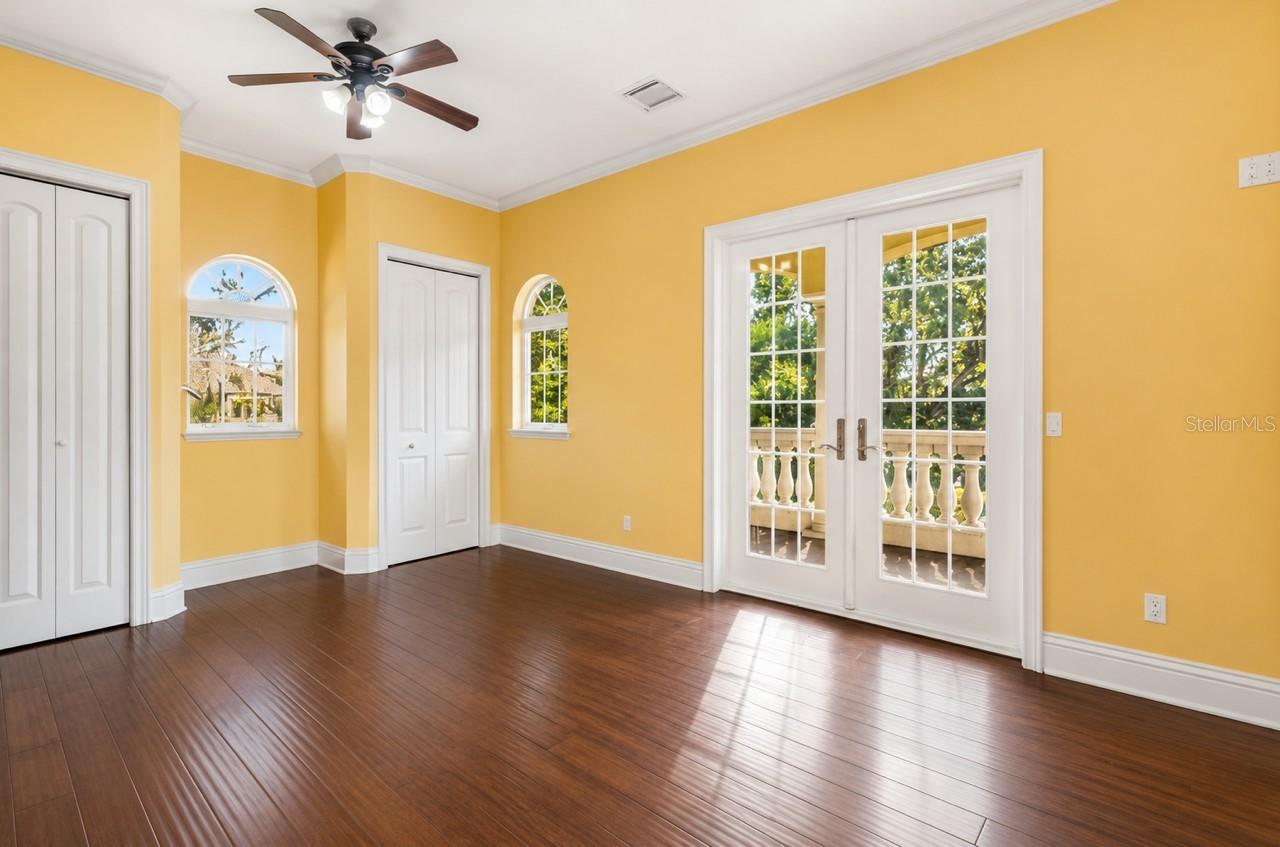 911 JUNGLE AVE N, ST PETERSBURG, FL — photo 50