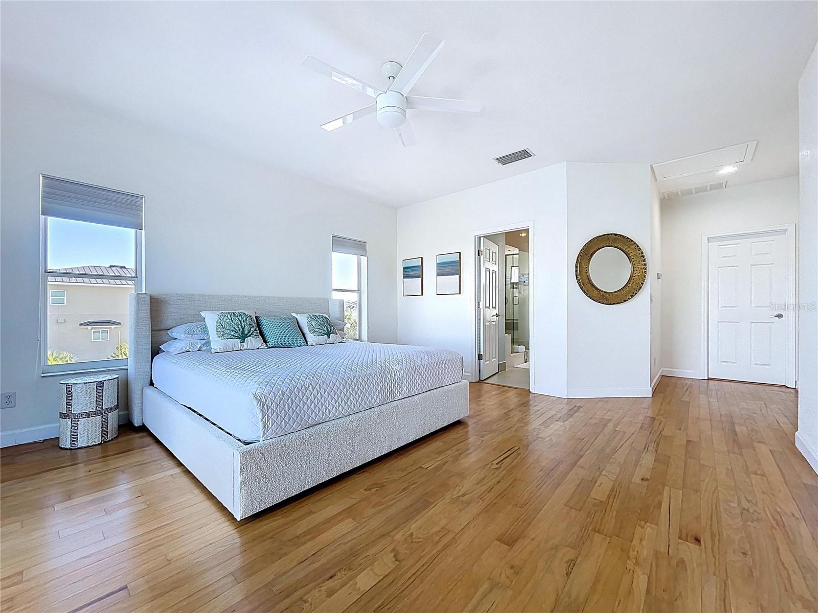 8485 BLIND PASS DR, TREASURE ISLAND, FL — photo 15