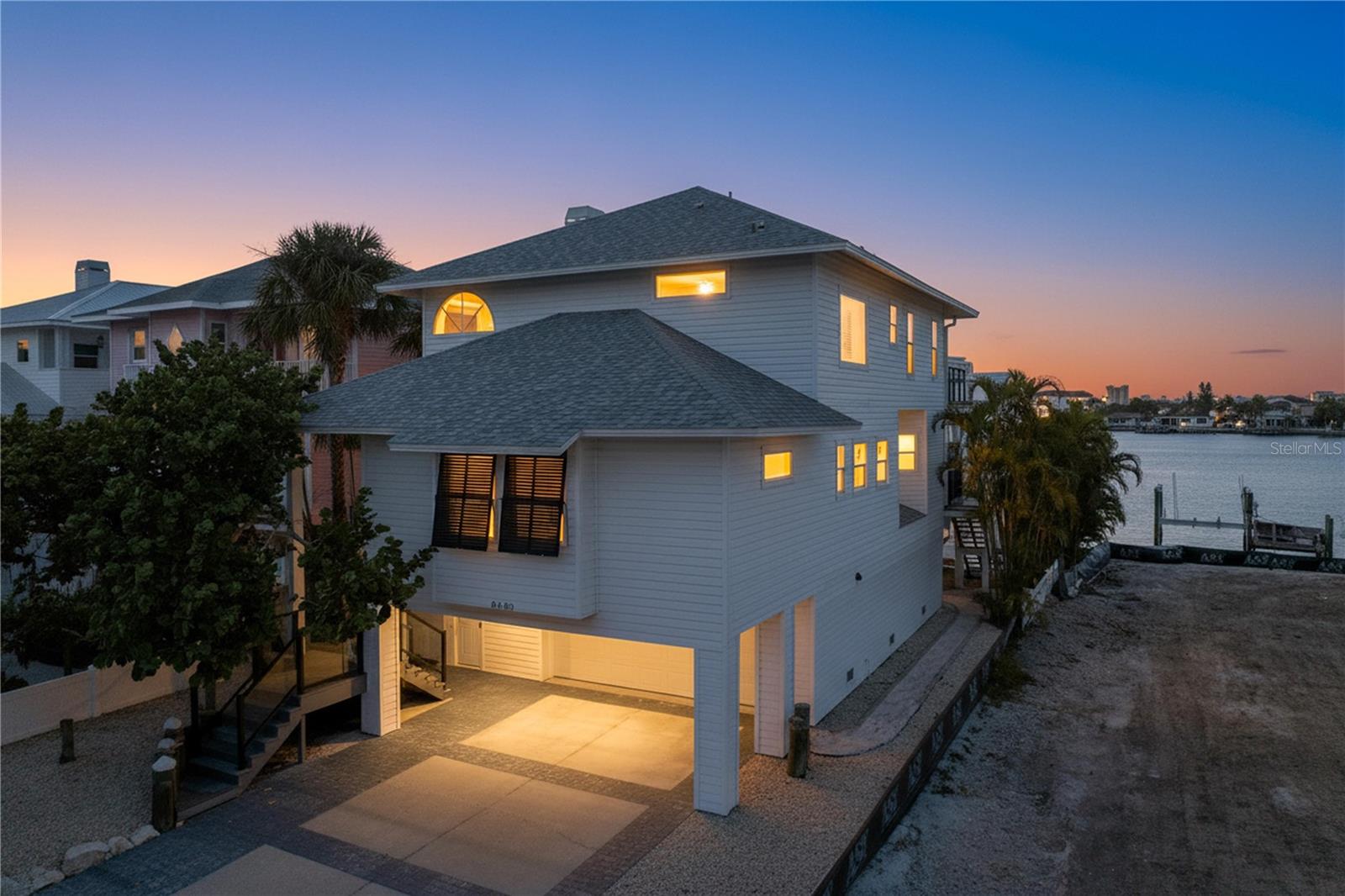 8485 BLIND PASS DR, TREASURE ISLAND, FL — photo 33