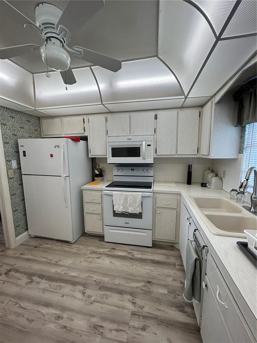 4775 COVE CIR #1202, MADEIRA BEACH, FL — photo 27