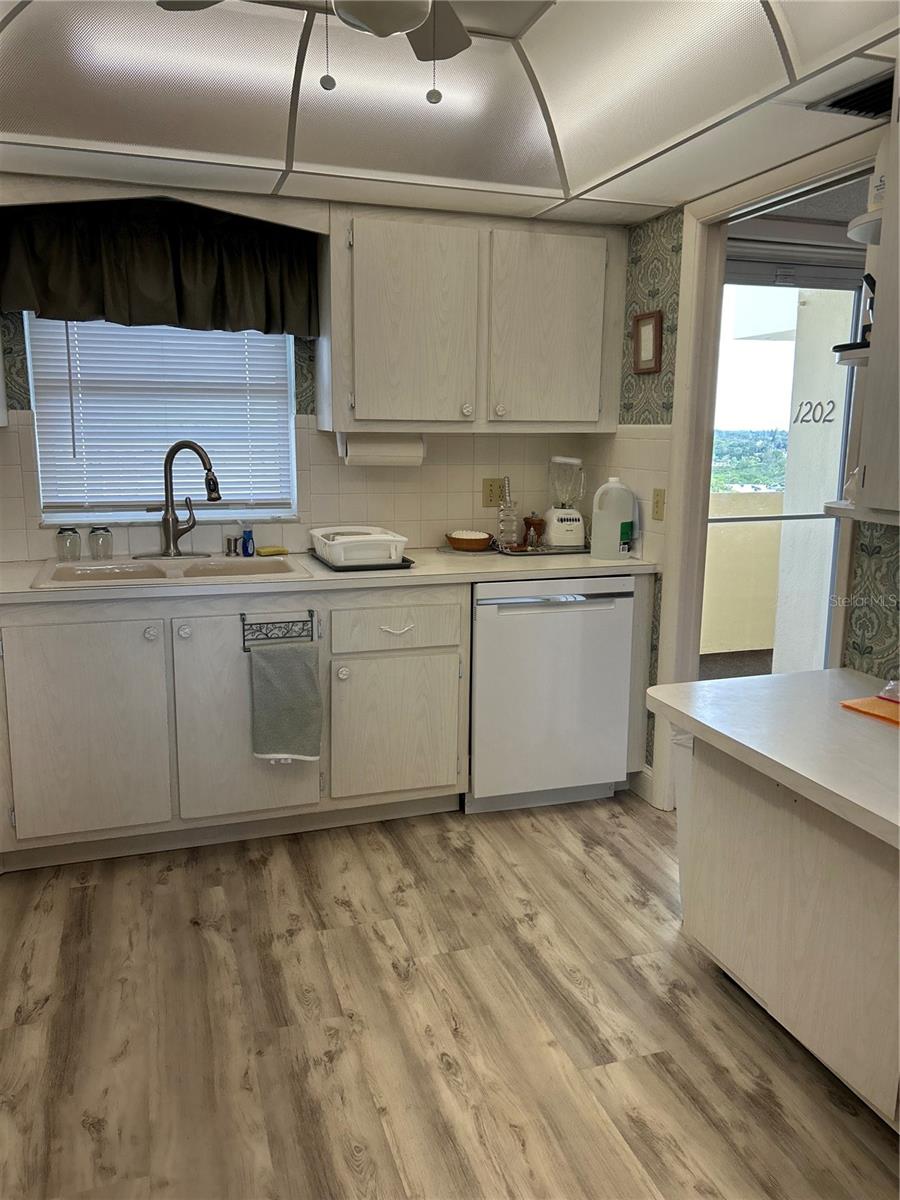 4775 COVE CIR #1202, MADEIRA BEACH, FL — photo 47