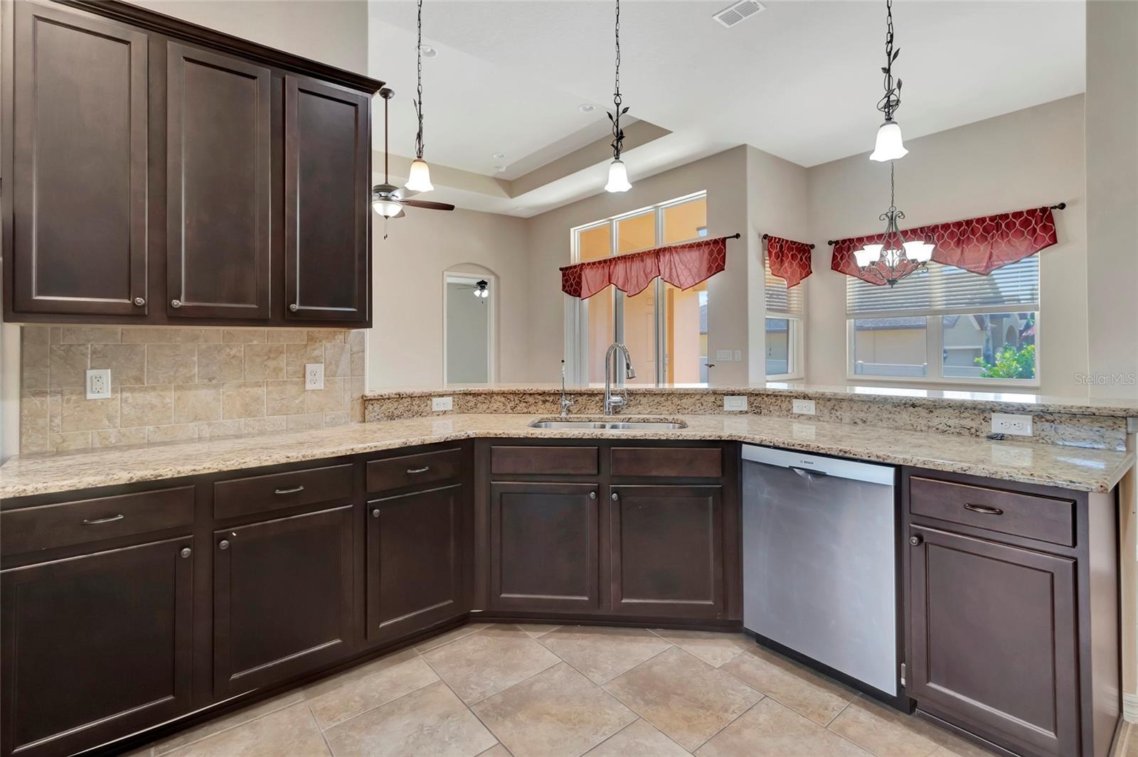10816 WYANDOTTE DR, CLERMONT, FL — photo 9