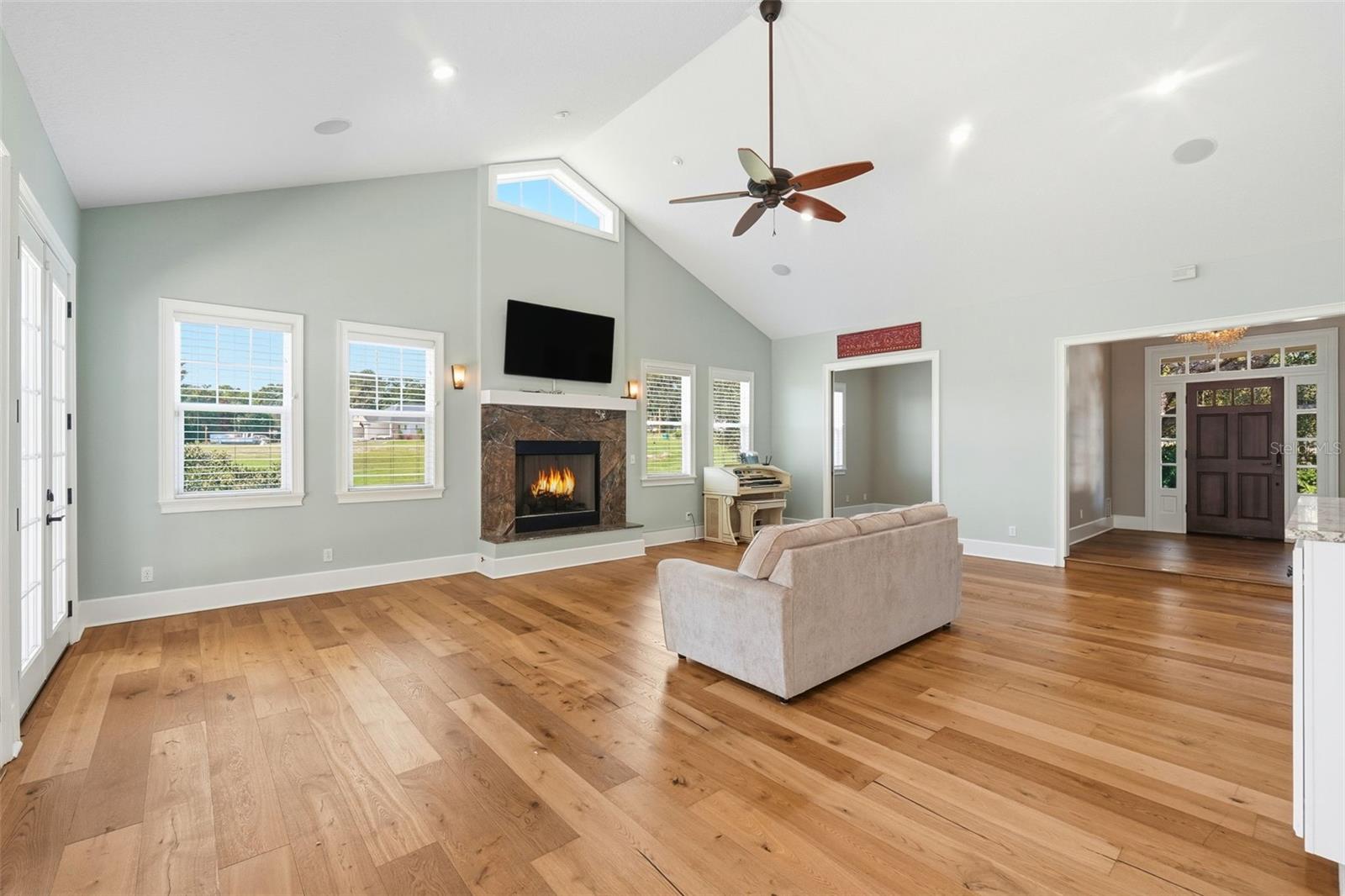 580 W 10TH AVE, MOUNT DORA, FL — photo 13