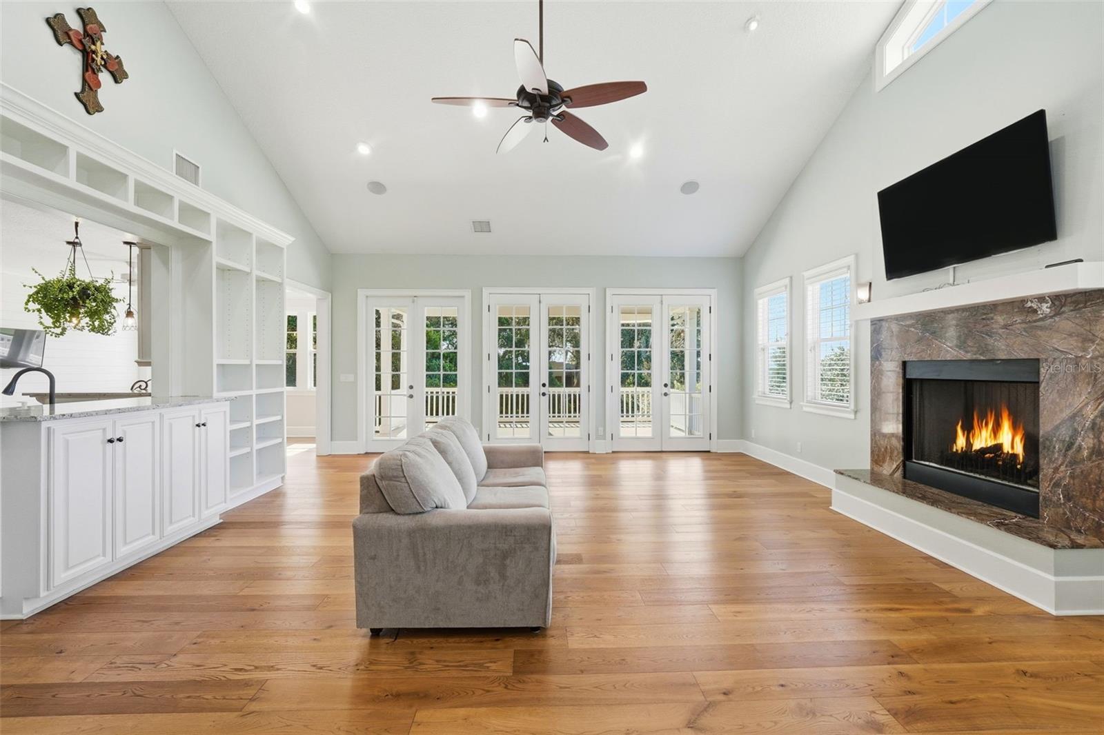580 W 10TH AVE, MOUNT DORA, FL — photo 16