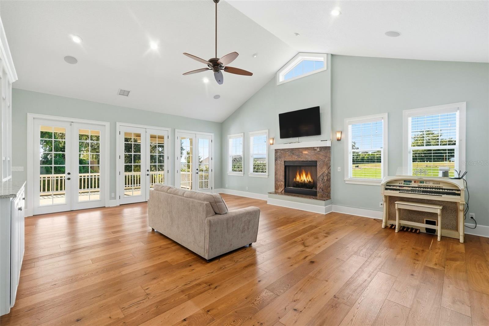580 W 10TH AVE, MOUNT DORA, FL — photo 19