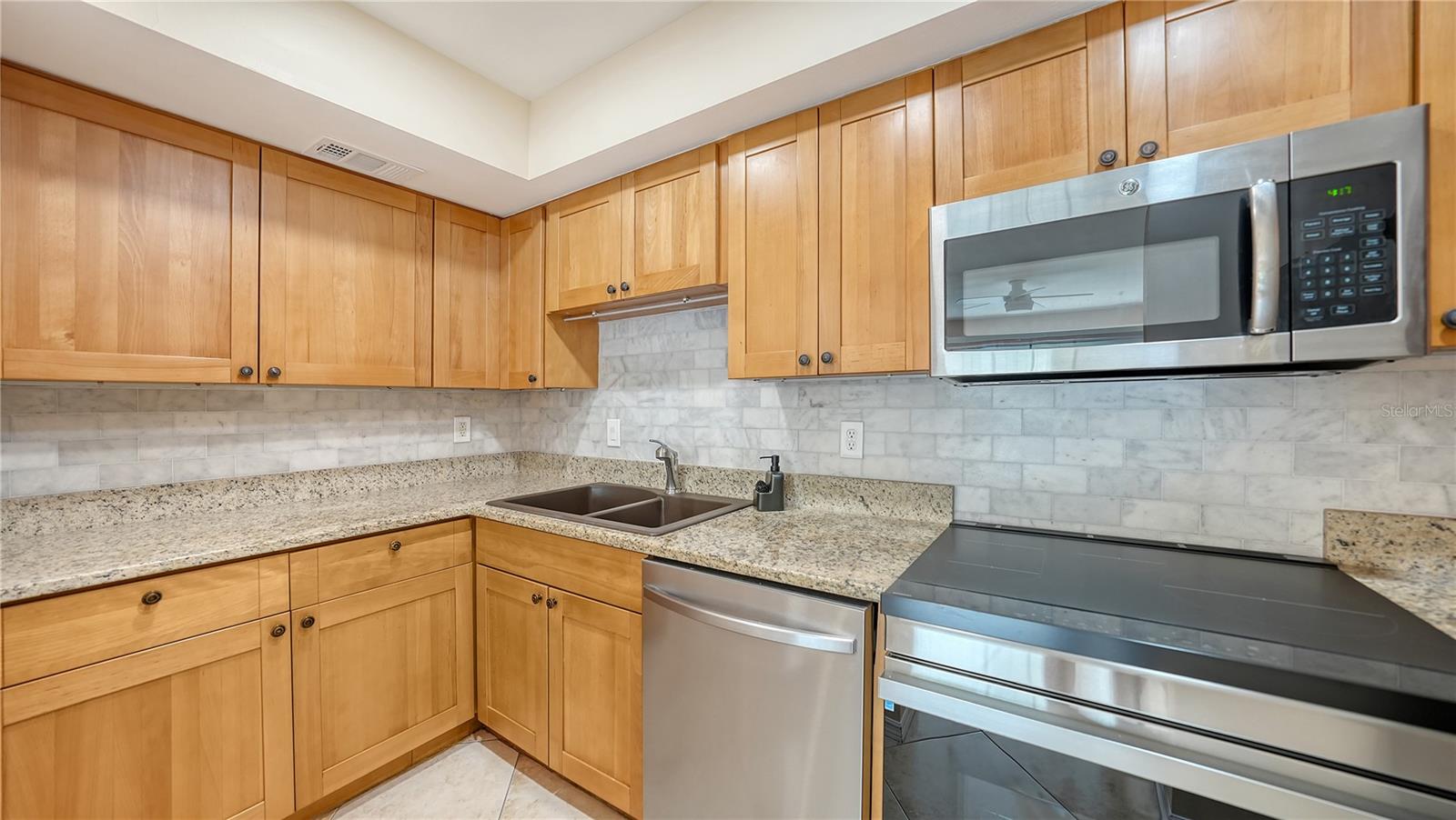 631 N ORANGE AVE #208, SARASOTA, FL — photo 10