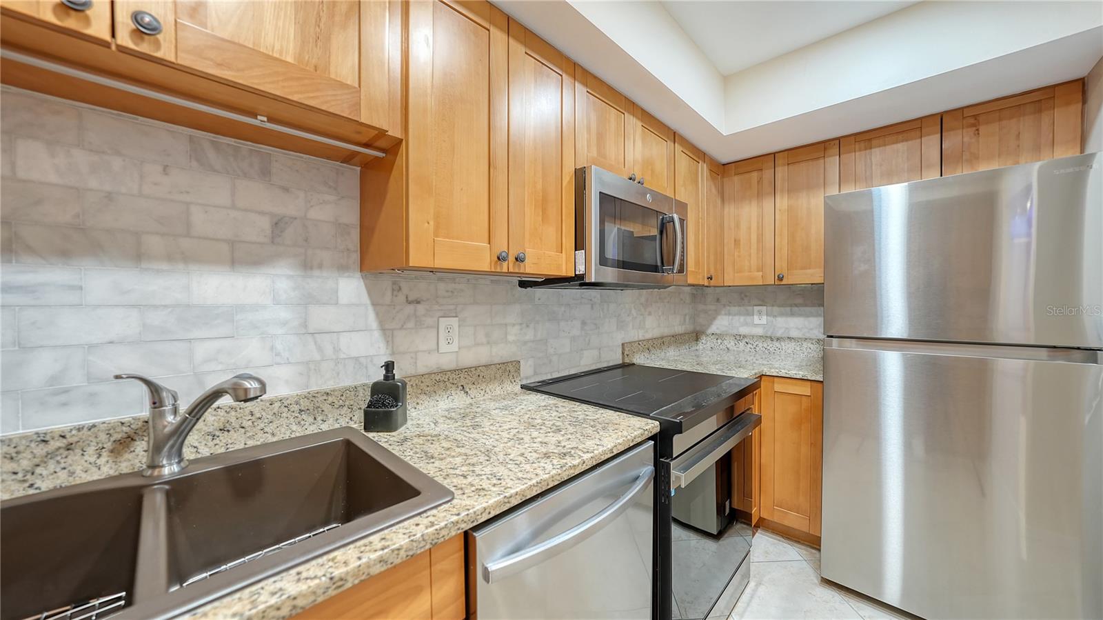 631 N ORANGE AVE #208, SARASOTA, FL — photo 11