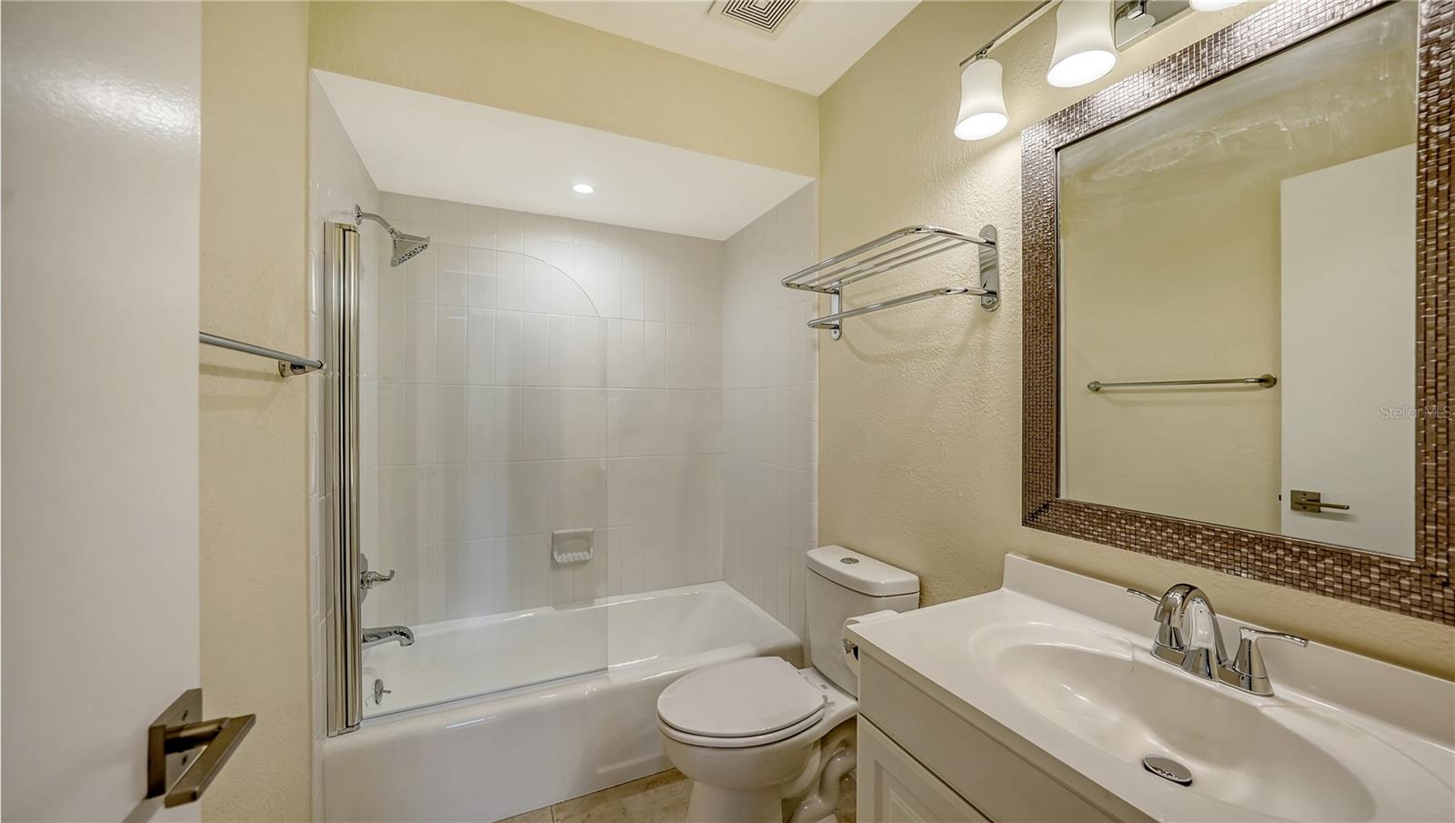 631 N ORANGE AVE #208, SARASOTA, FL — photo 16