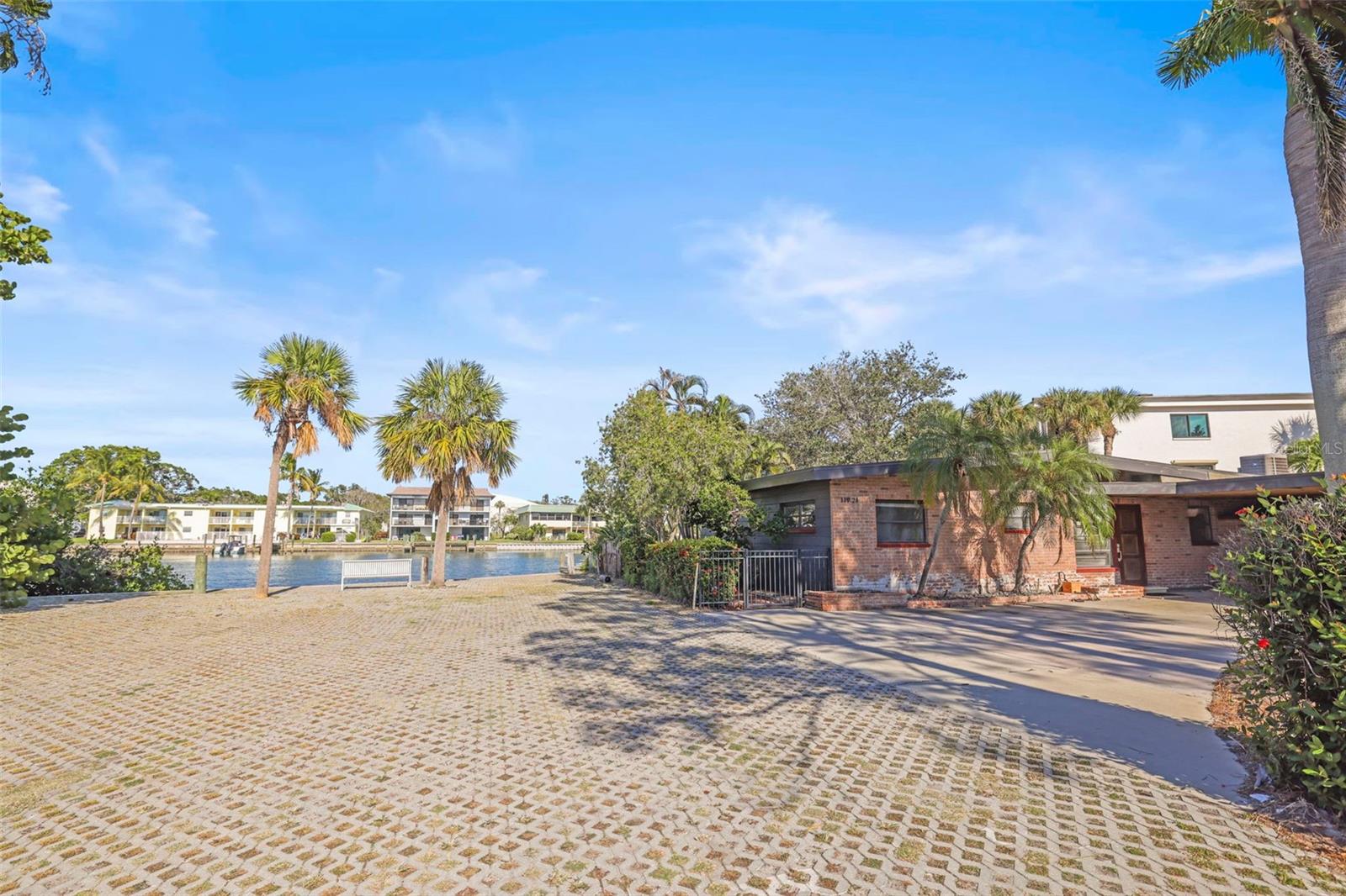 11921 LAGOON LN, TREASURE ISLAND, FL — photo 6