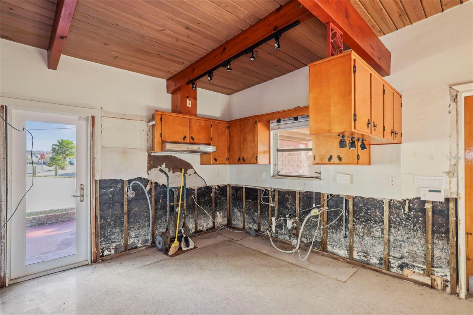 11921 LAGOON LN, TREASURE ISLAND, FL — photo 20