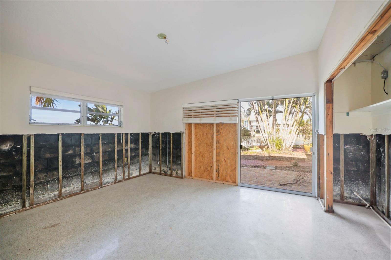 11921 LAGOON LN, TREASURE ISLAND, FL — photo 24