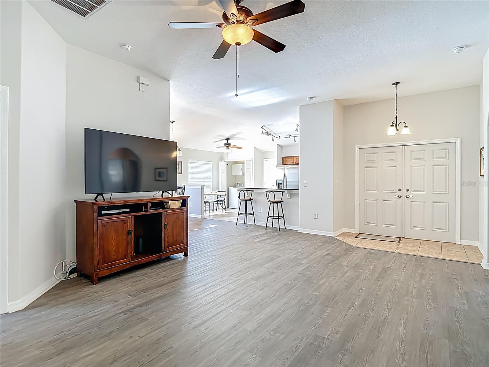 9608 ROLLING CIR, SAN ANTONIO, FL — photo 7