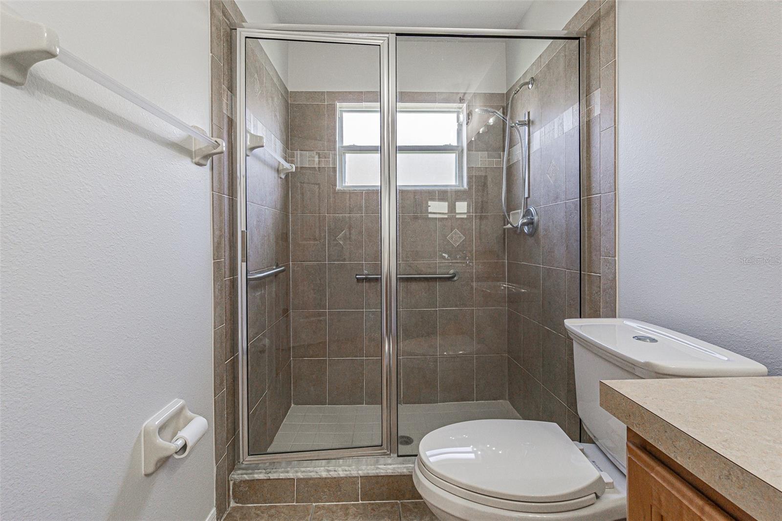 9608 ROLLING CIR, SAN ANTONIO, FL — photo 23