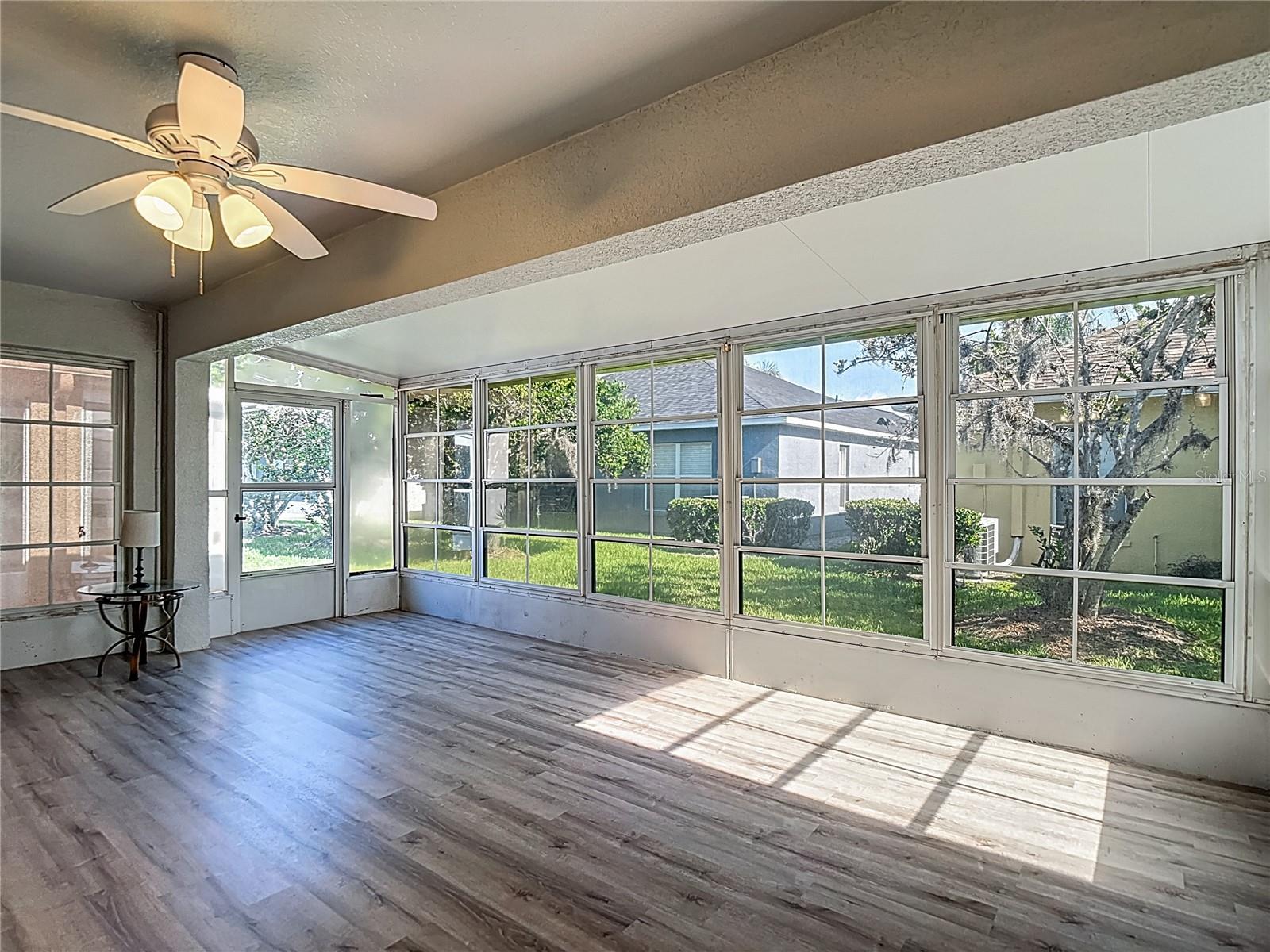 9608 ROLLING CIR, SAN ANTONIO, FL — photo 25