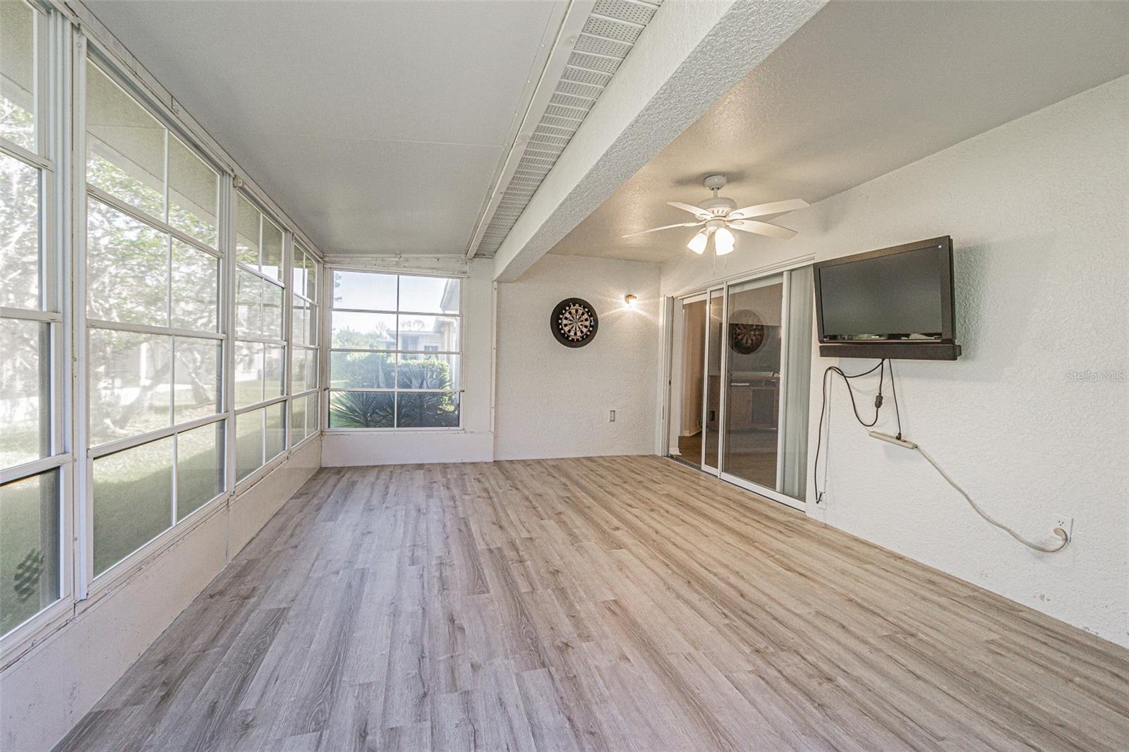 9608 ROLLING CIR, SAN ANTONIO, FL — photo 26