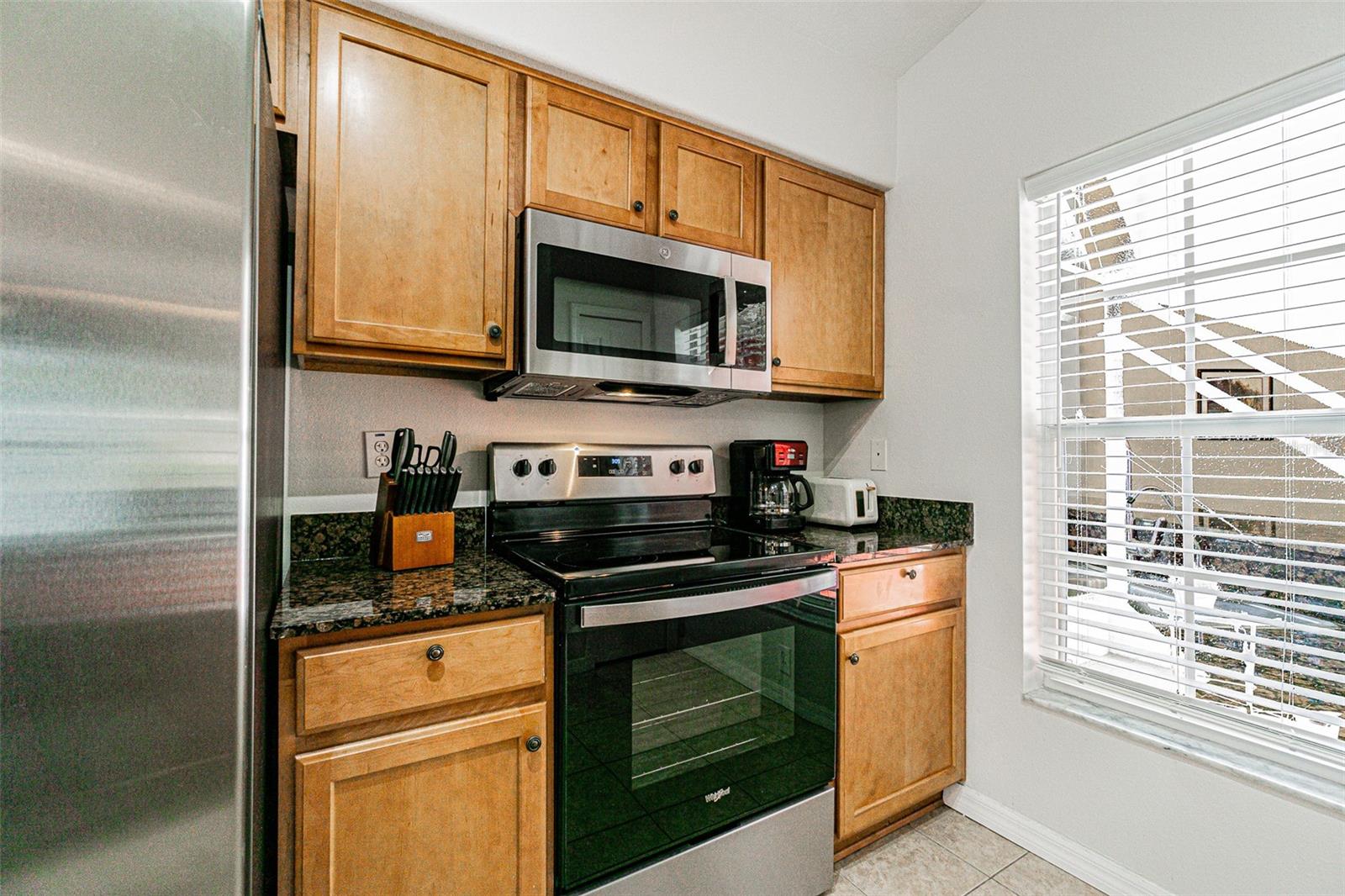 9608 ROLLING CIR, SAN ANTONIO, FL — photo 31