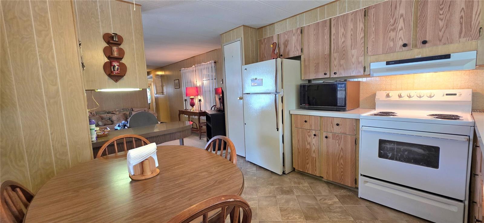 37021 KAREN AVE, ZEPHYRHILLS, FL — photo 31