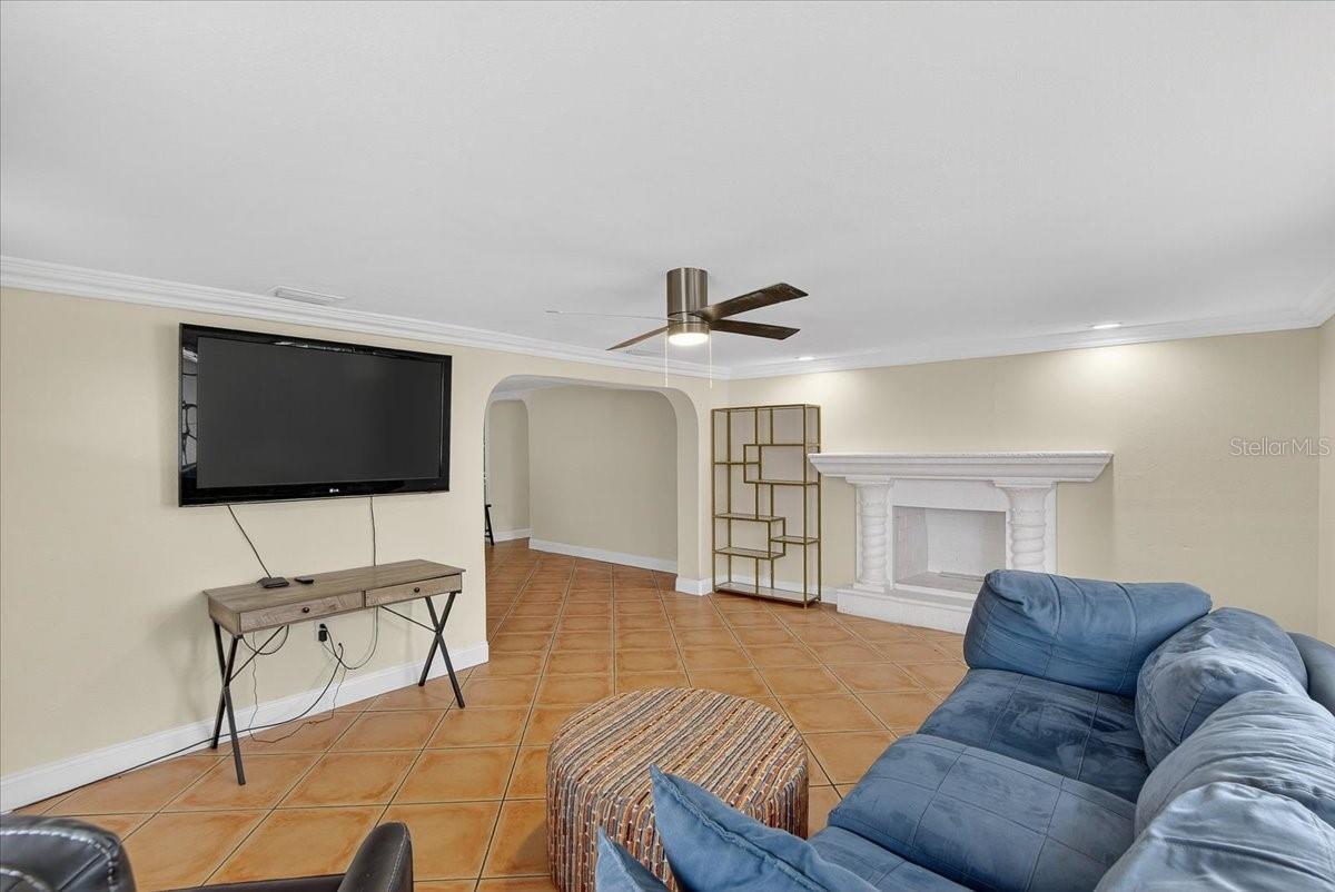 4515 W NORTH ST, TAMPA, FL — photo 3