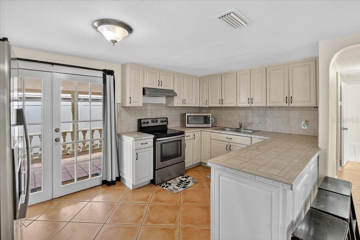 4515 W NORTH ST, TAMPA, FL — photo 7