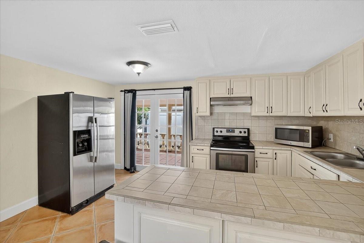 4515 W NORTH ST, TAMPA, FL — photo 9