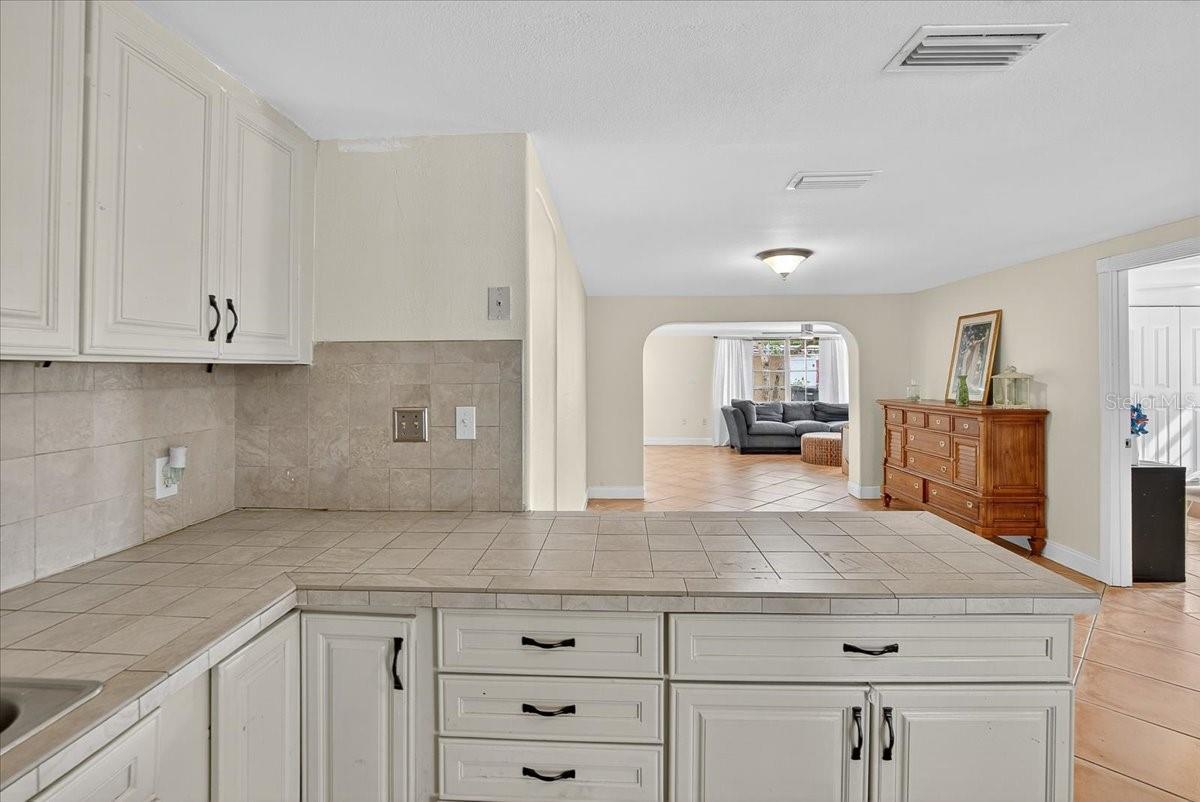 4515 W NORTH ST, TAMPA, FL — photo 12