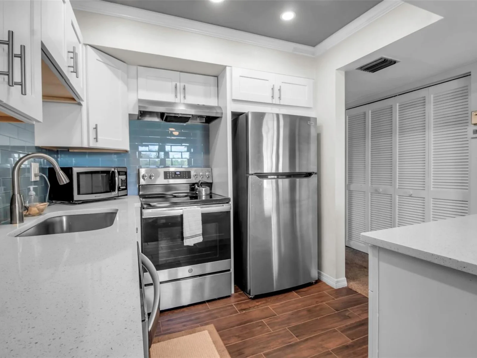 5420 SWIFT RD #38, SARASOTA, FL — photo 8