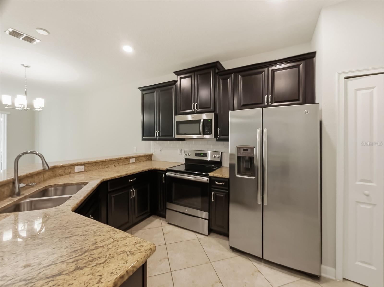 3542 FAIRWATERS CT #D, CLERMONT, FL — photo 7