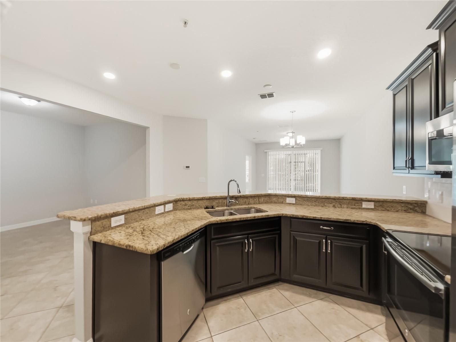 3542 FAIRWATERS CT #D, CLERMONT, FL — photo 10