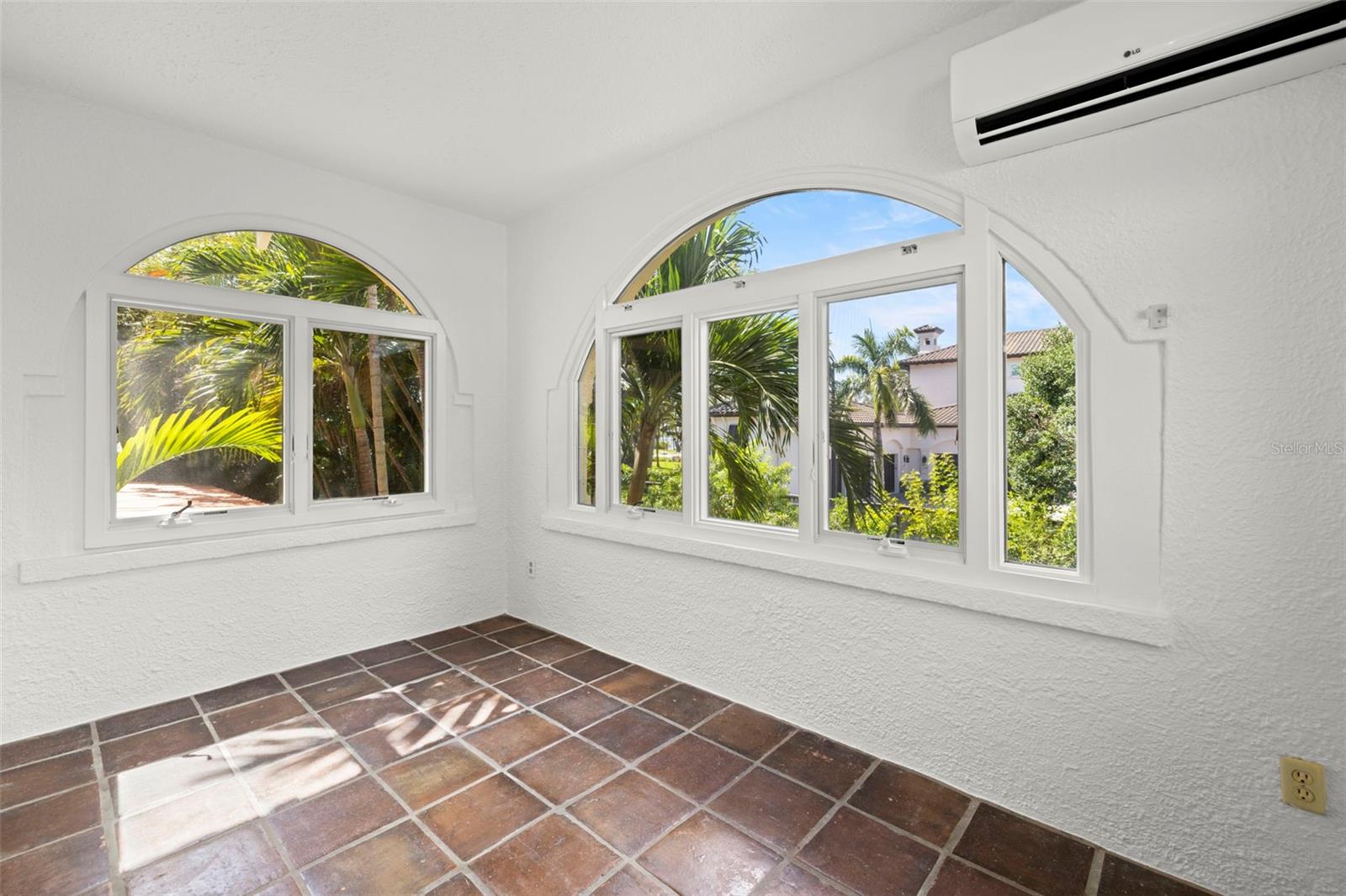 7240 DR MARTIN LUTHER KING JR ST S, ST PETERSBURG, FL — photo 41