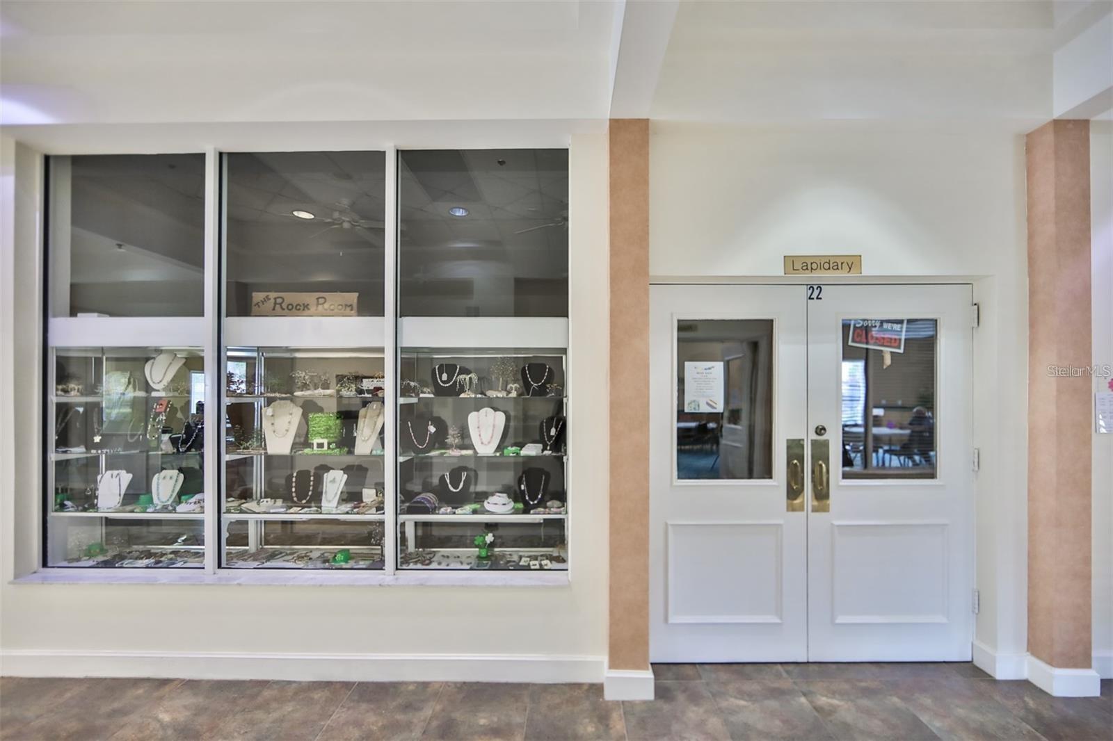 1907 CANTERBURY LN #14, SUN CITY CENTER, FL — photo 37