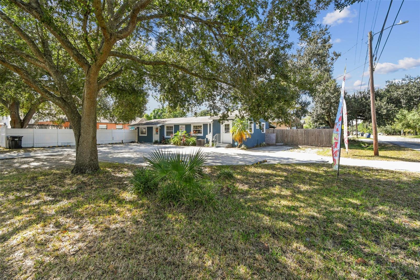 9912 N MYRTLE ST, TAMPA, FL — photo 2