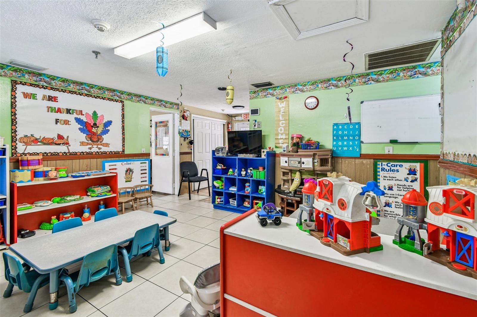 9912 N MYRTLE ST, TAMPA, FL — photo 12
