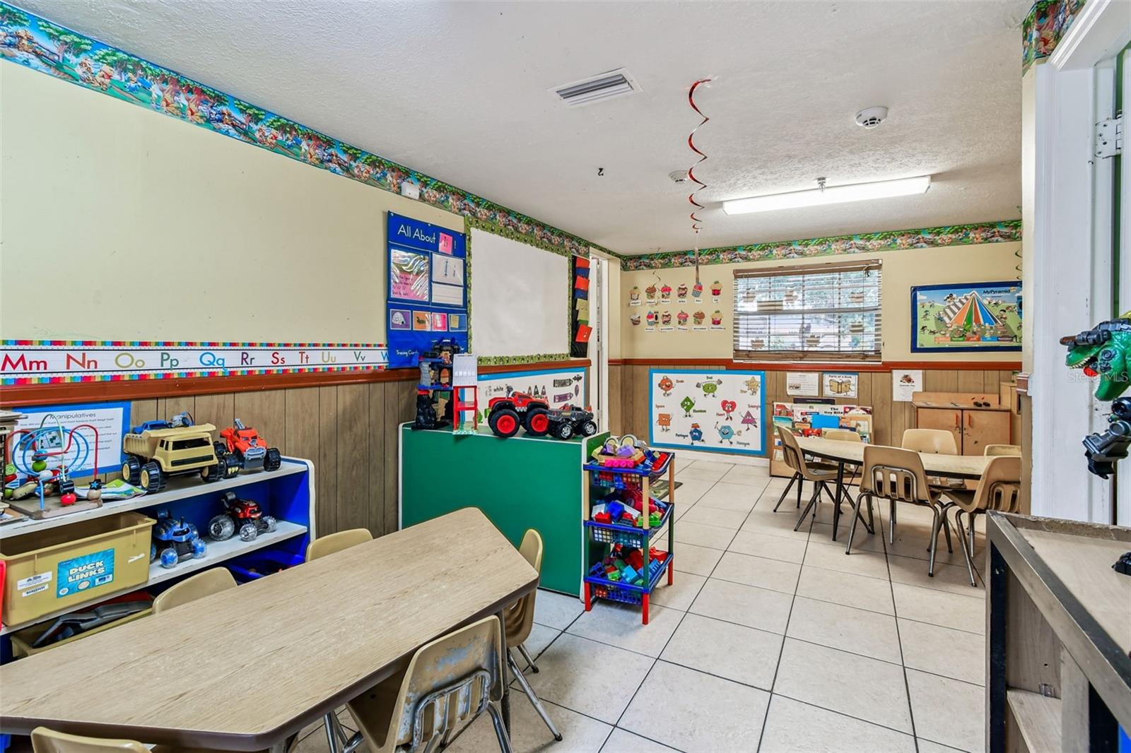 9912 N MYRTLE ST, TAMPA, FL — photo 21