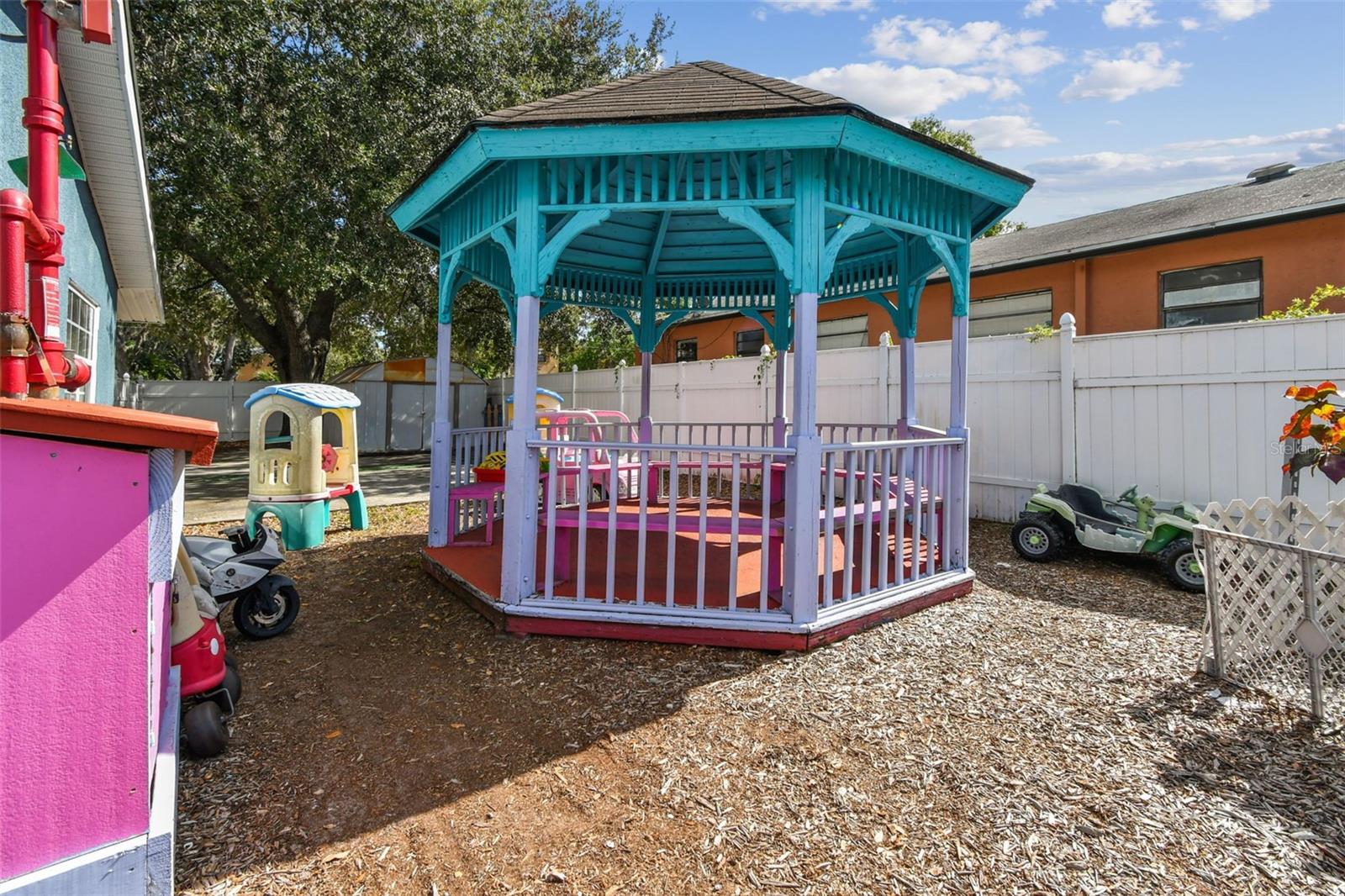 9912 N MYRTLE ST, TAMPA, FL — photo 35