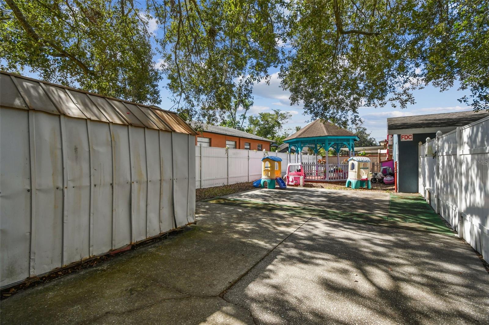 9912 N MYRTLE ST, TAMPA, FL — photo 38
