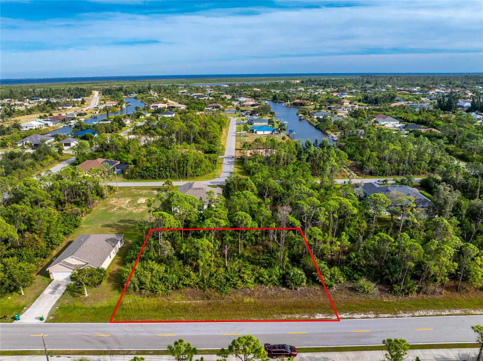9412 HALLENDALE DR, PORT CHARLOTTE, FL — photo 2