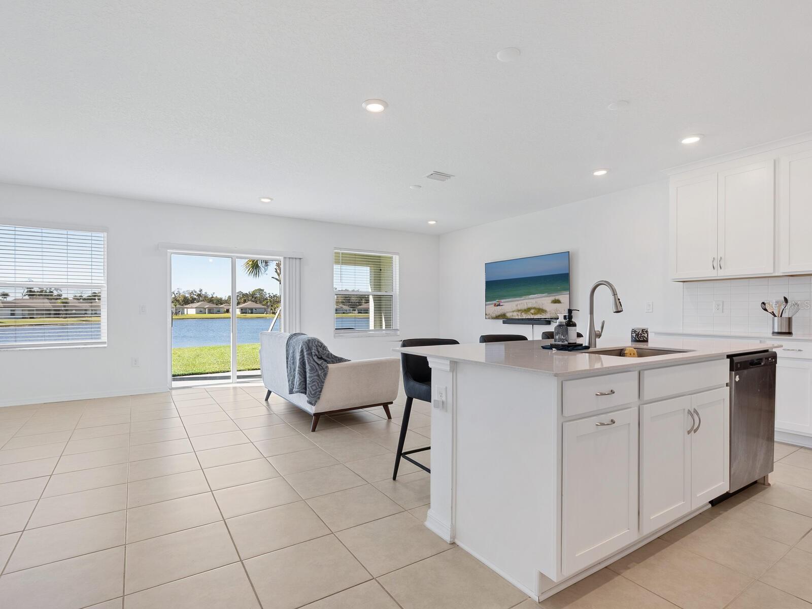 9975 LAST LIGHT GLN, PARRISH, FL — photo 4