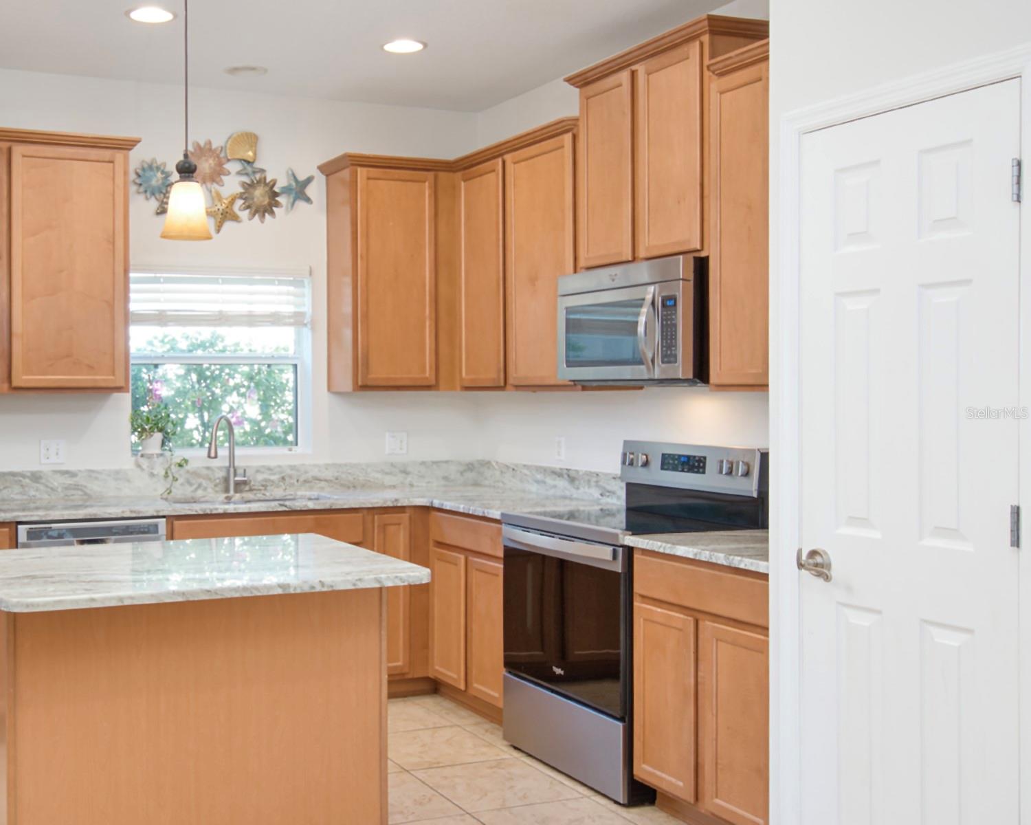 606 LAKE TALQUIN WAY, GROVELAND, FL — photo 20