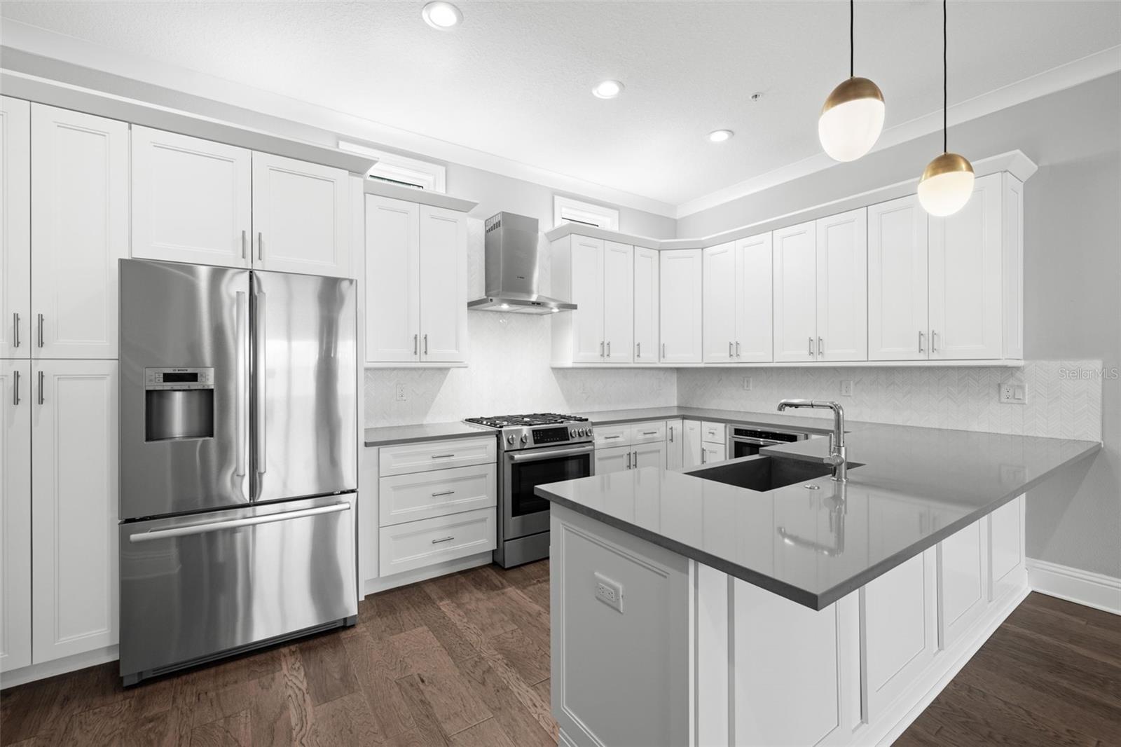 123 5TH AVE N, ST PETERSBURG, FL — photo 15