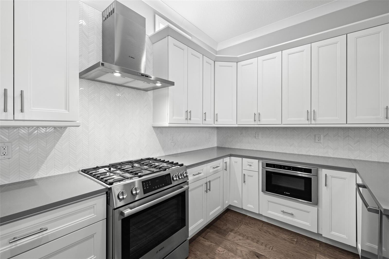 123 5TH AVE N, ST PETERSBURG, FL — photo 13