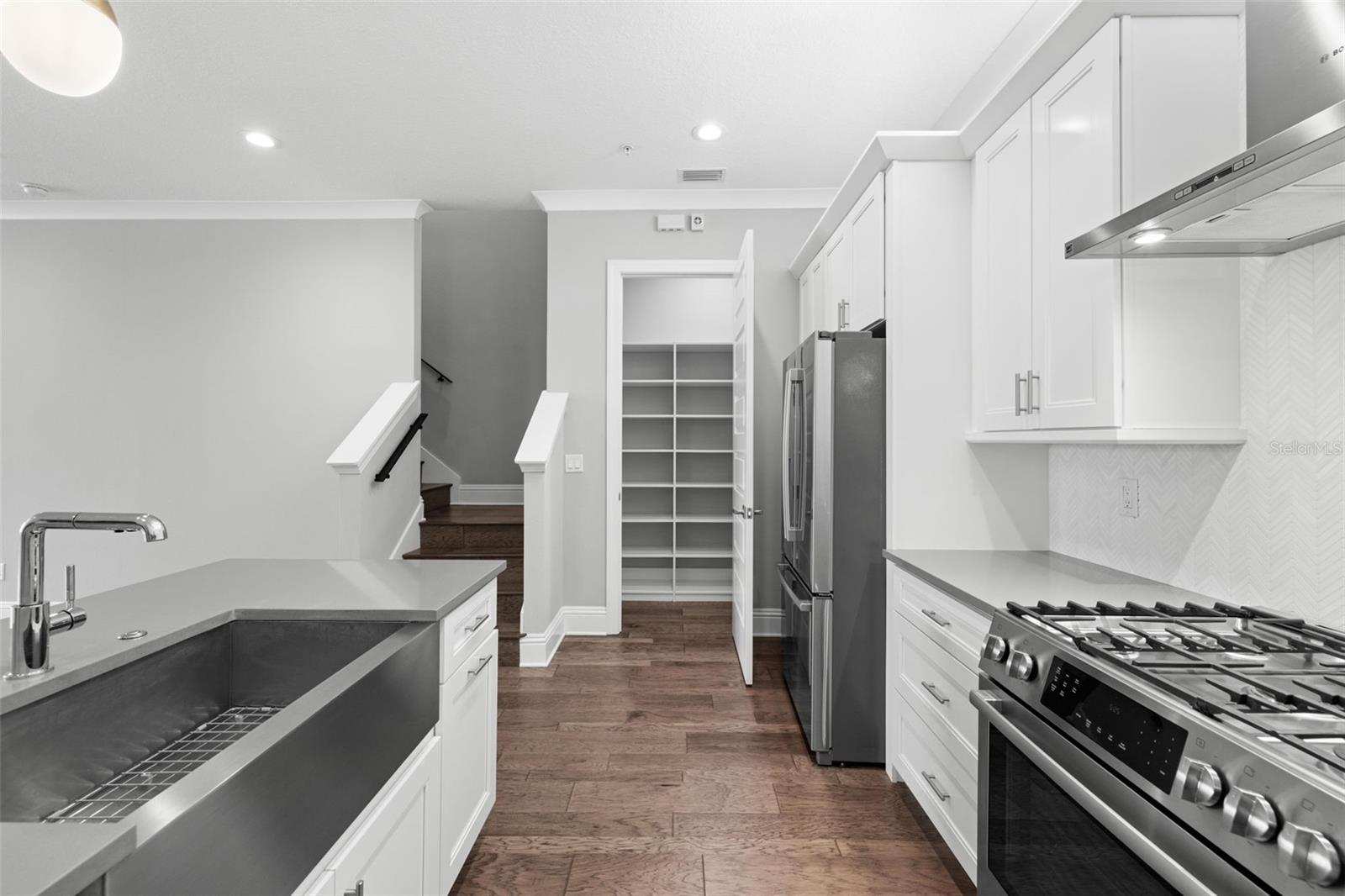 123 5TH AVE N, ST PETERSBURG, FL — photo 10