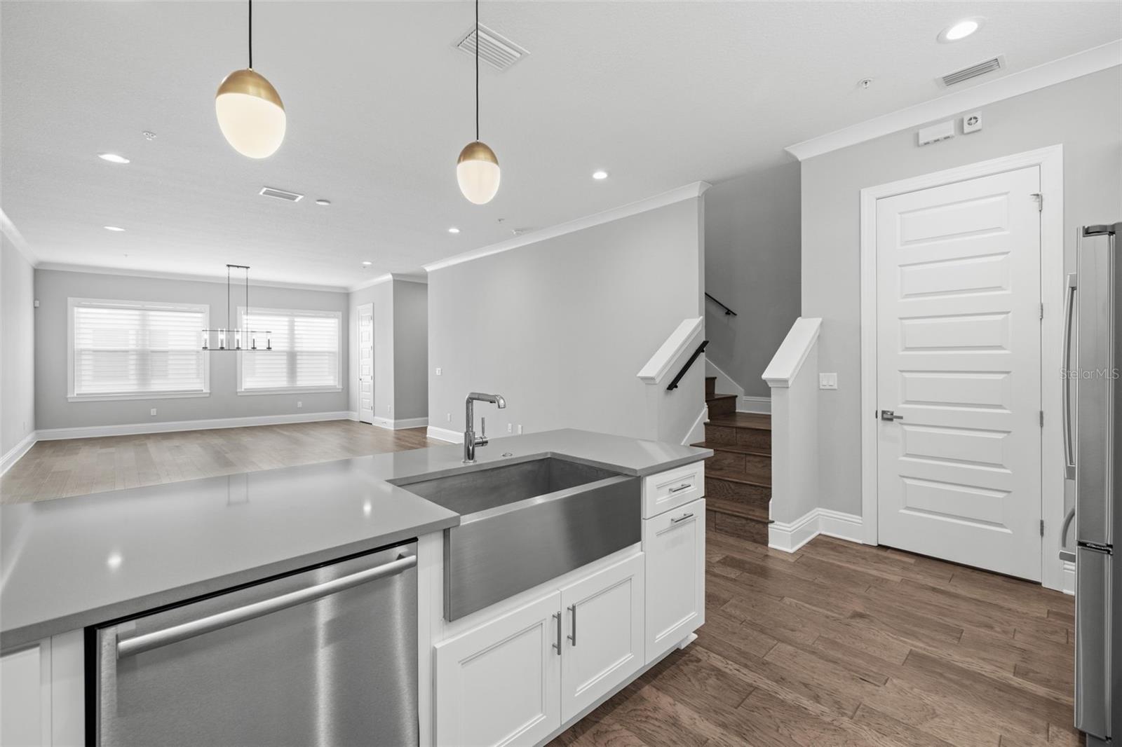 123 5TH AVE N, ST PETERSBURG, FL — photo 12