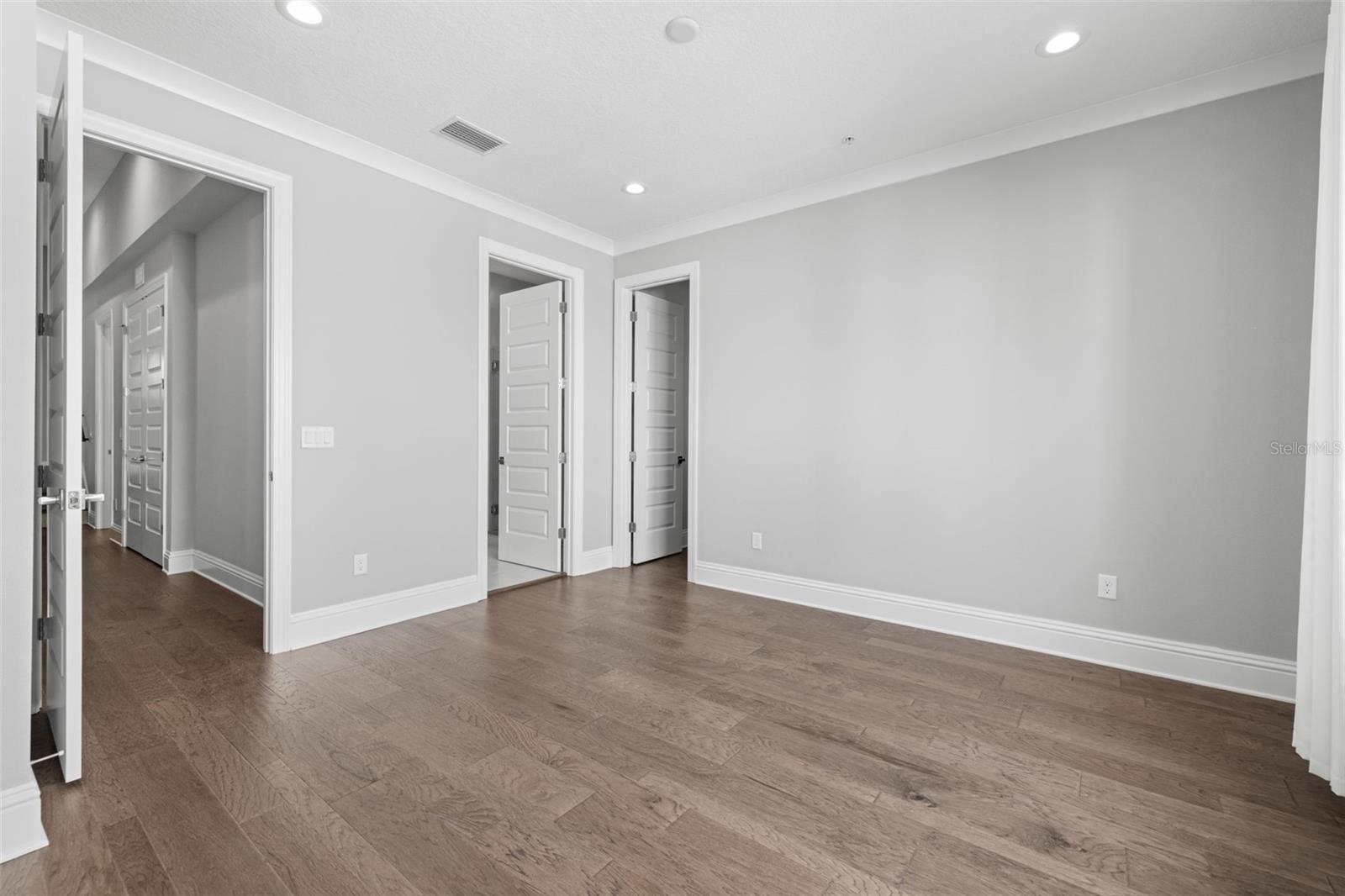 123 5TH AVE N, ST PETERSBURG, FL — photo 28